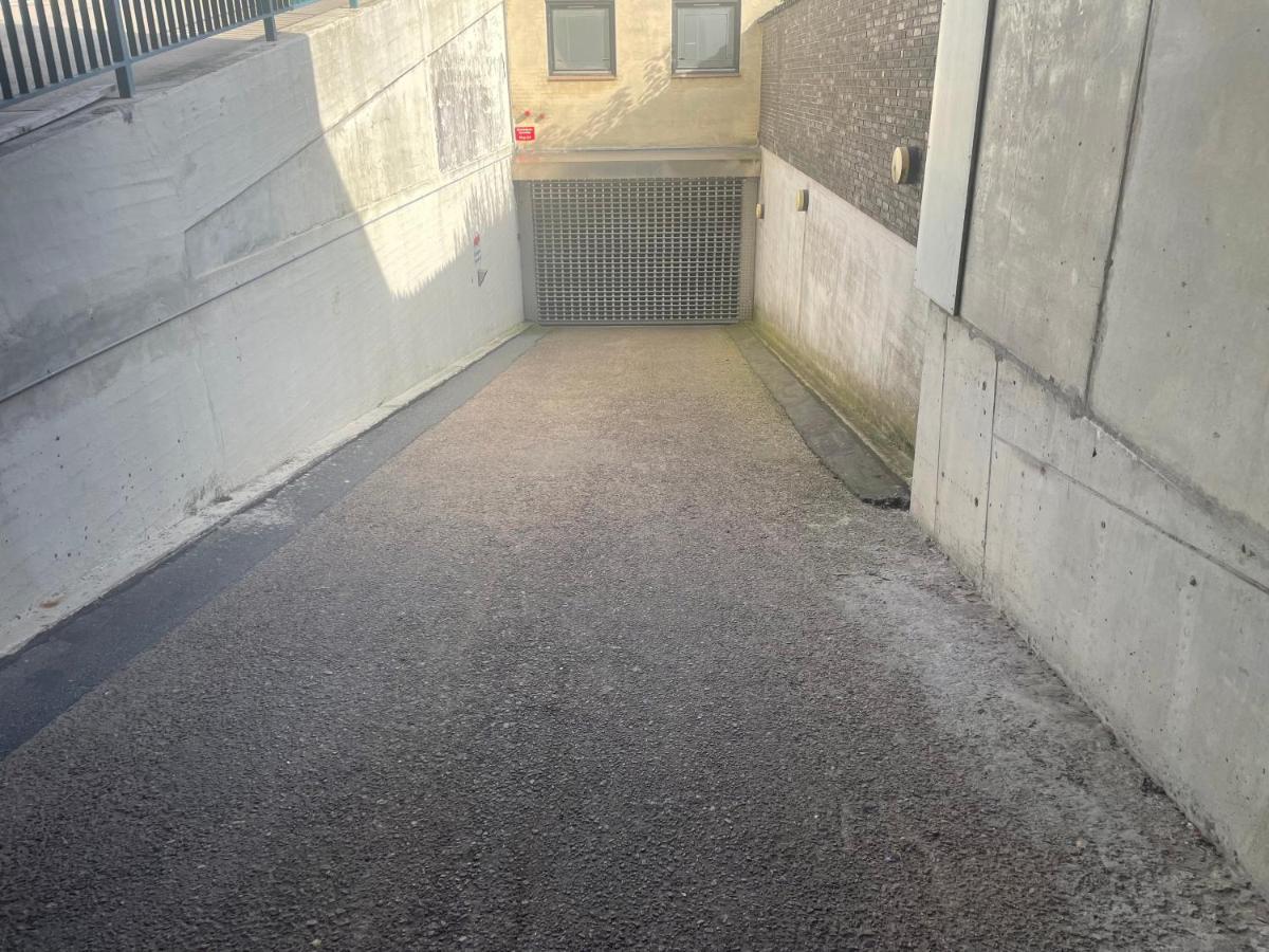 Modern Central Apt With Rooftop, Privat Balcony, & Free Parking,Next To Aarhus Attractions Buitenkant foto