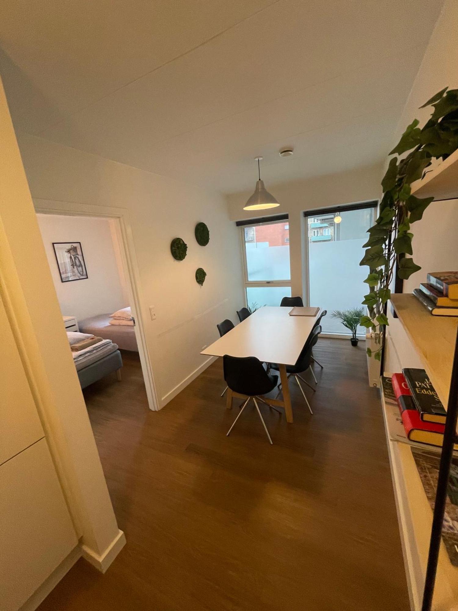 Modern Central Apt With Rooftop, Privat Balcony, & Free Parking,Next To Aarhus Attractions Buitenkant foto