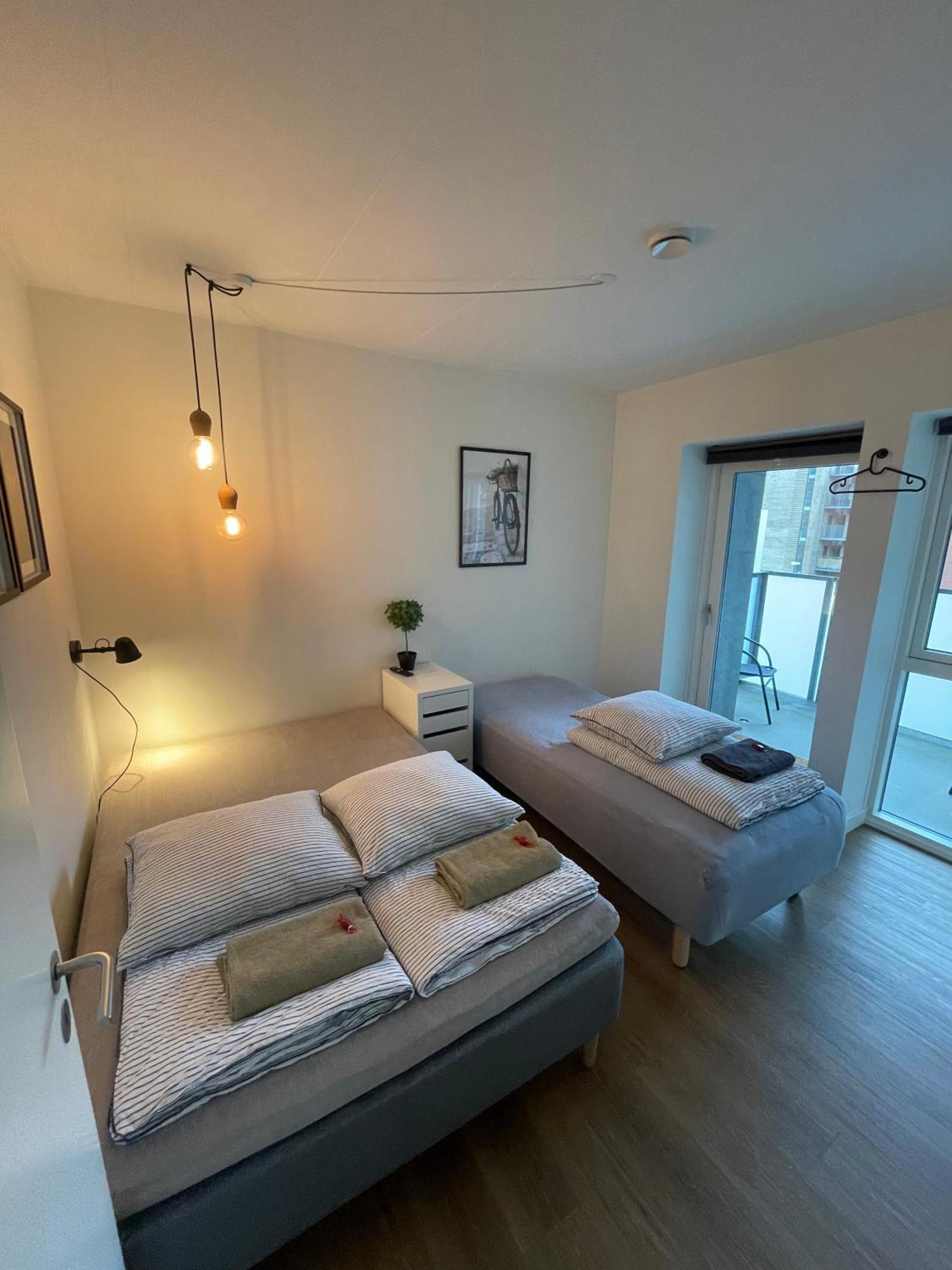 Modern Central Apt With Rooftop, Privat Balcony, & Free Parking,Next To Aarhus Attractions Buitenkant foto