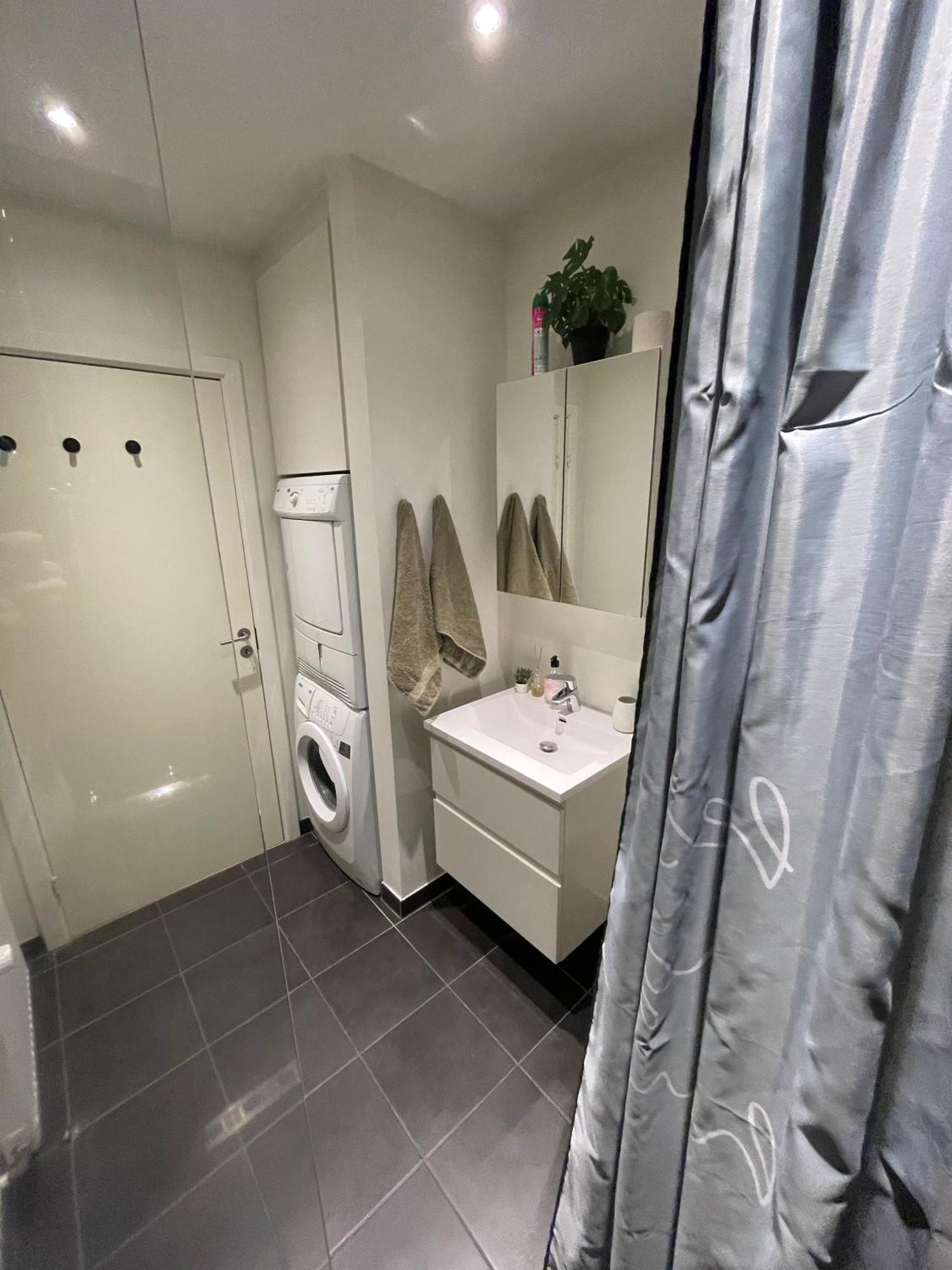 Modern Central Apt With Rooftop, Privat Balcony, & Free Parking,Next To Aarhus Attractions Buitenkant foto